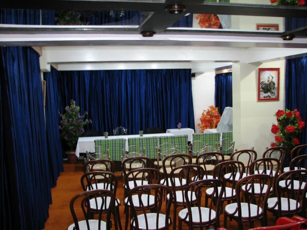 Hotel Mohit Дарджилинг Екстериор снимка