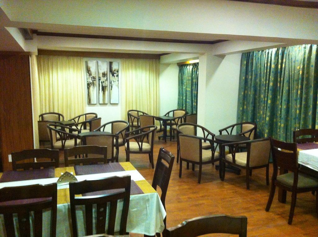 Hotel Mohit Дарджилинг Екстериор снимка