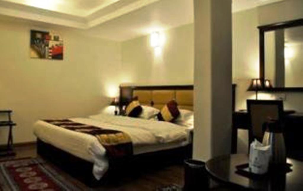 Hotel Mohit Дарджилинг Екстериор снимка