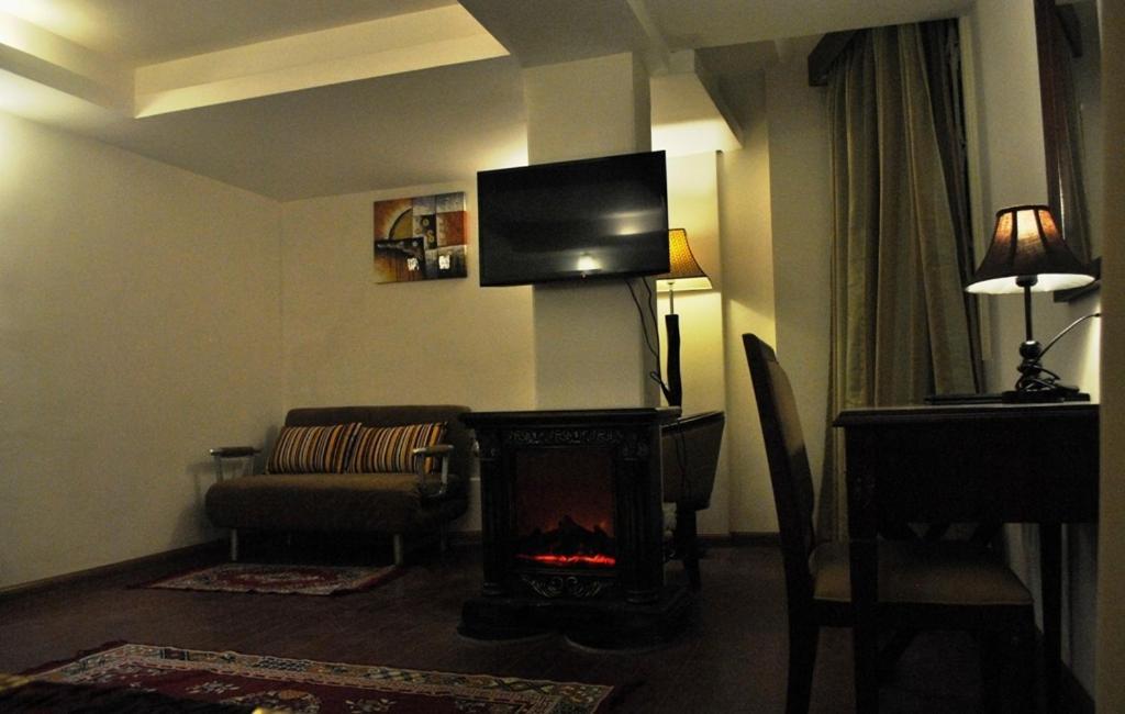 Hotel Mohit Дарджилинг Екстериор снимка